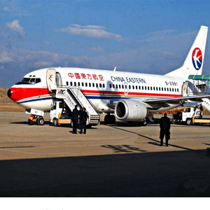 济南机场货运航空快运业稳步发展的原因是什么？